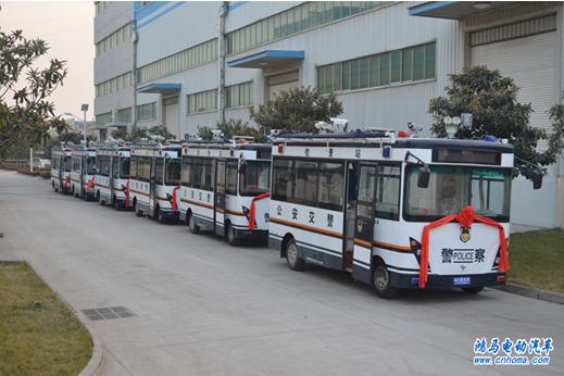 甘肅省白銀市6臺鴻馬電動流動警務(wù)室發(fā)車——創(chuàng)意警務(wù)出新招