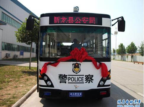 四川新龍縣首發(fā)鴻馬流動警務(wù)室