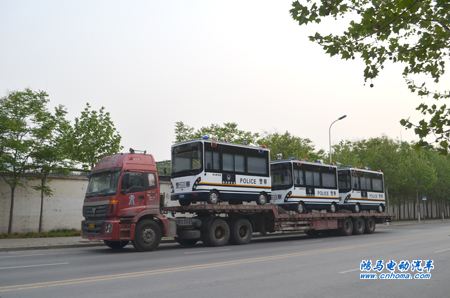 陜西渭南鴻馬移動(dòng)警務(wù)室發(fā)車——零距離服務(wù)群眾 近距離打防犯罪