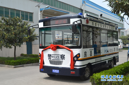 湖北十堰市房縣公安局鴻馬移動(dòng)警務(wù)室發(fā)車—提高社區(qū)警務(wù)保障水平